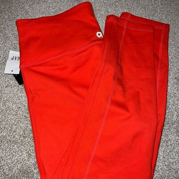 GAPFIT High Rise Blackout Leggings ❤️ - Picture 1 of 5